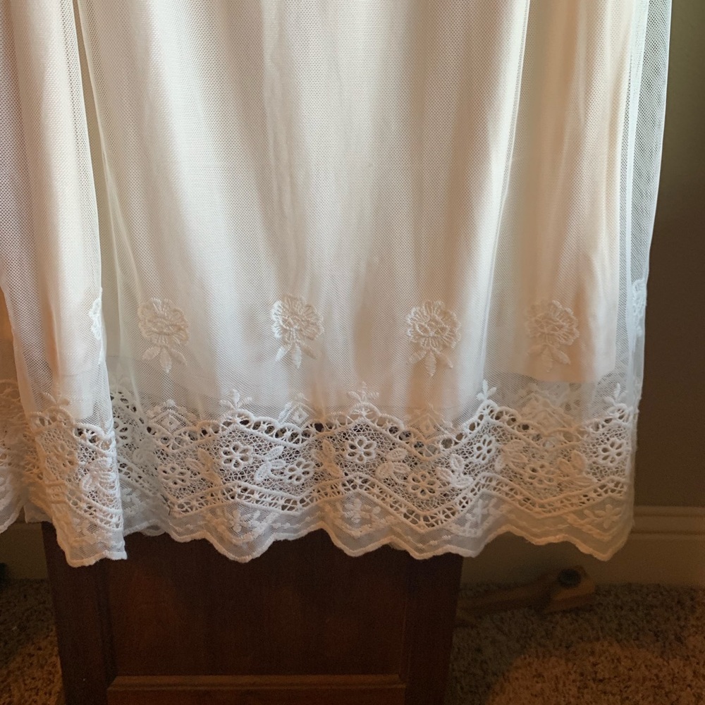 SUPER SOFT mesh and lace Strapless Maxi Dress - Picture 3 of 5